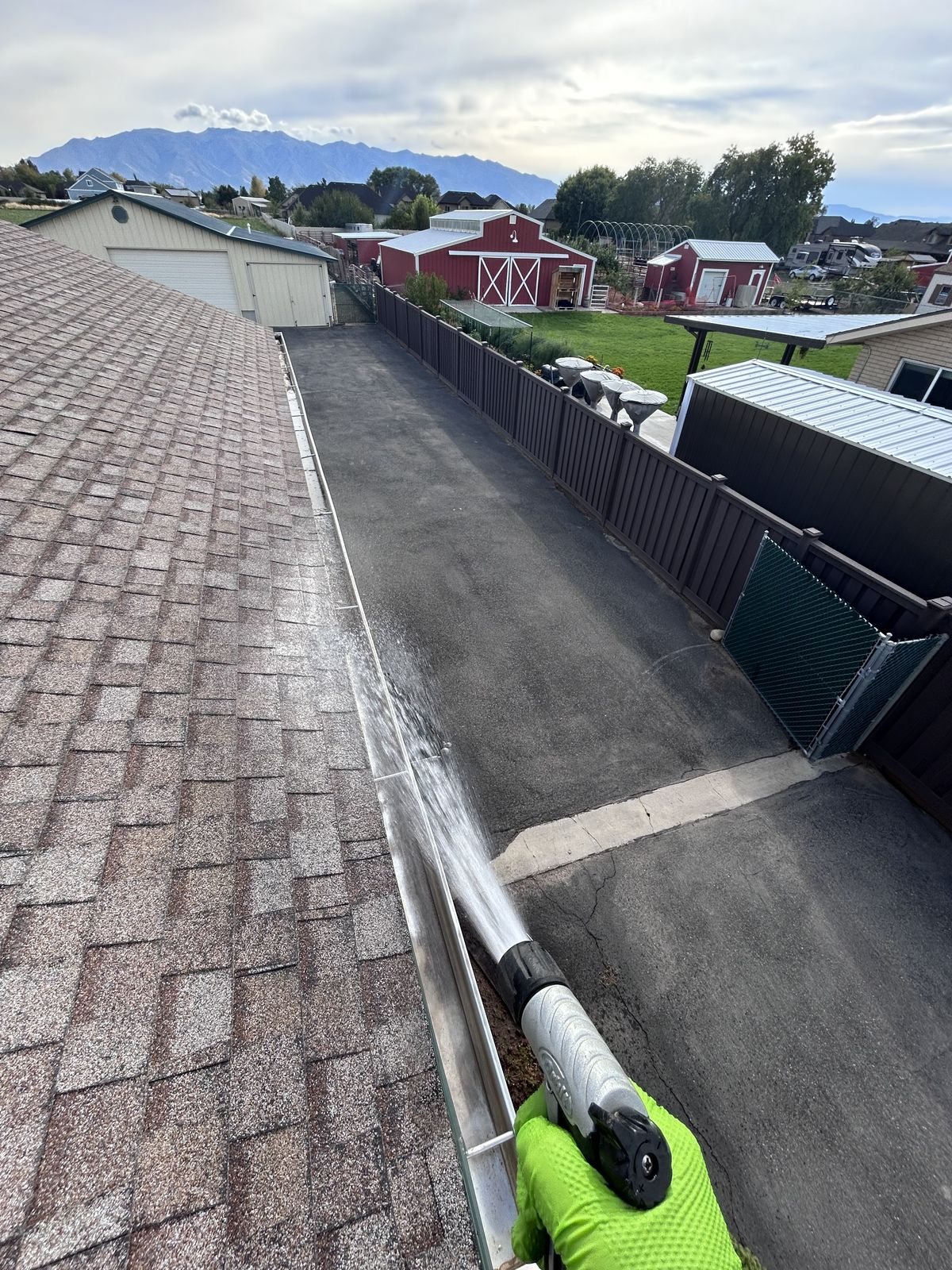 Gutter cleaning service