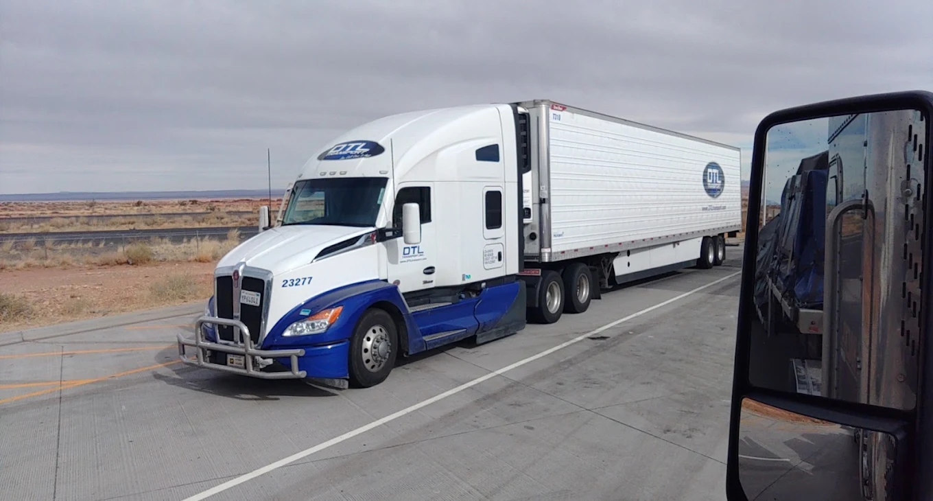 DTL Kenworth Unit #23277 with 53ft Reefer on Cross-Country Lane