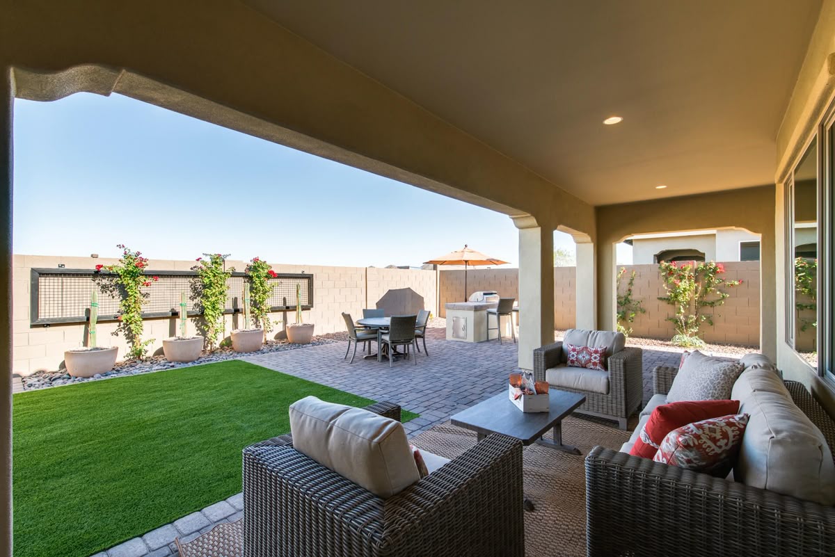 Outdoor living & patio