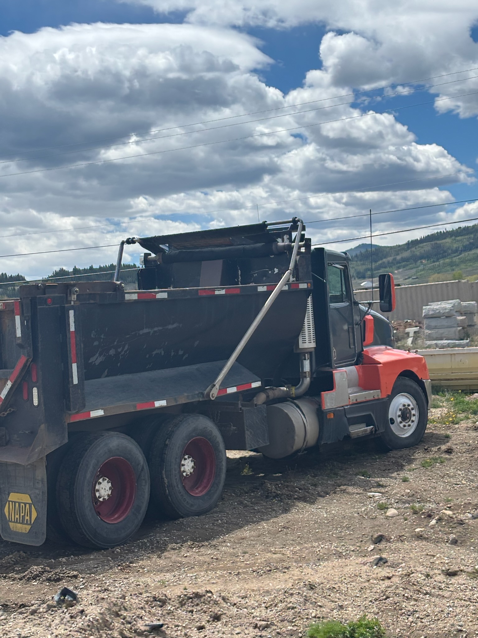 Heavy Hauling & Dump Truck