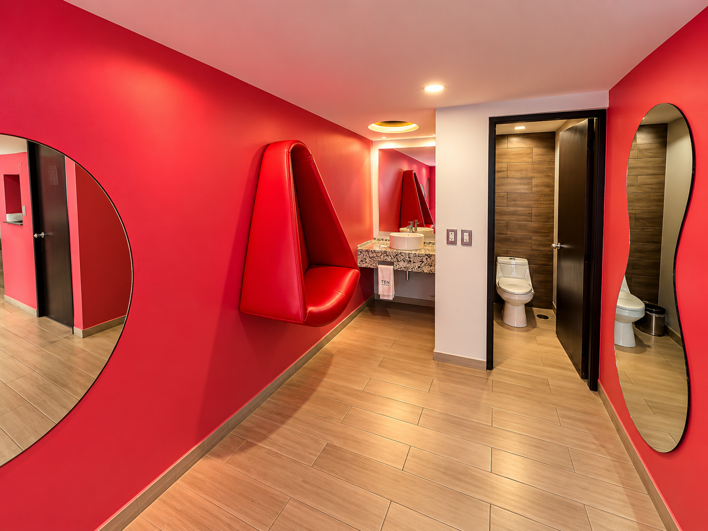 Suite Jacuzzi & Sauna Motel Ten