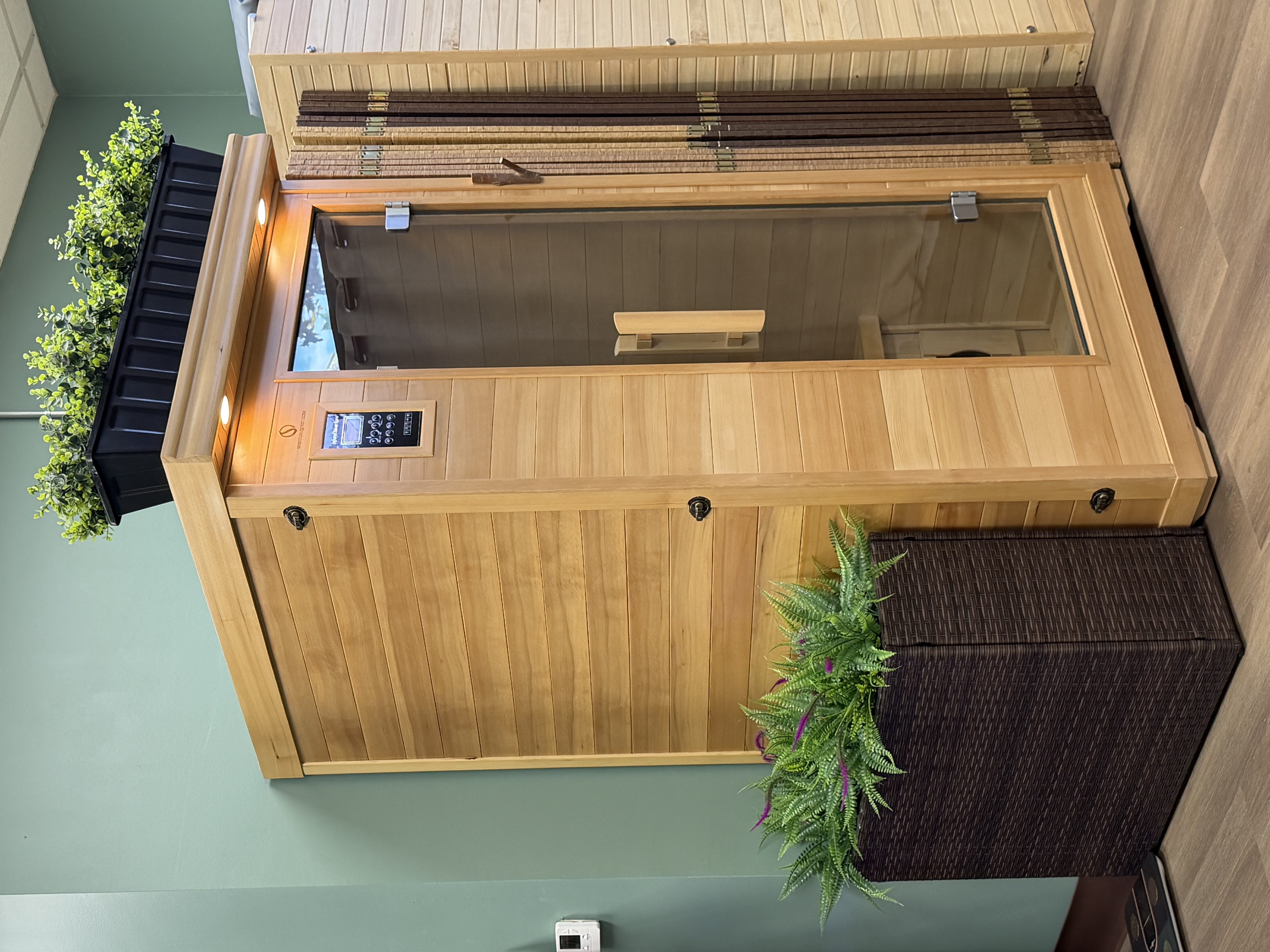 Infrared Sauna & Chromotherapy