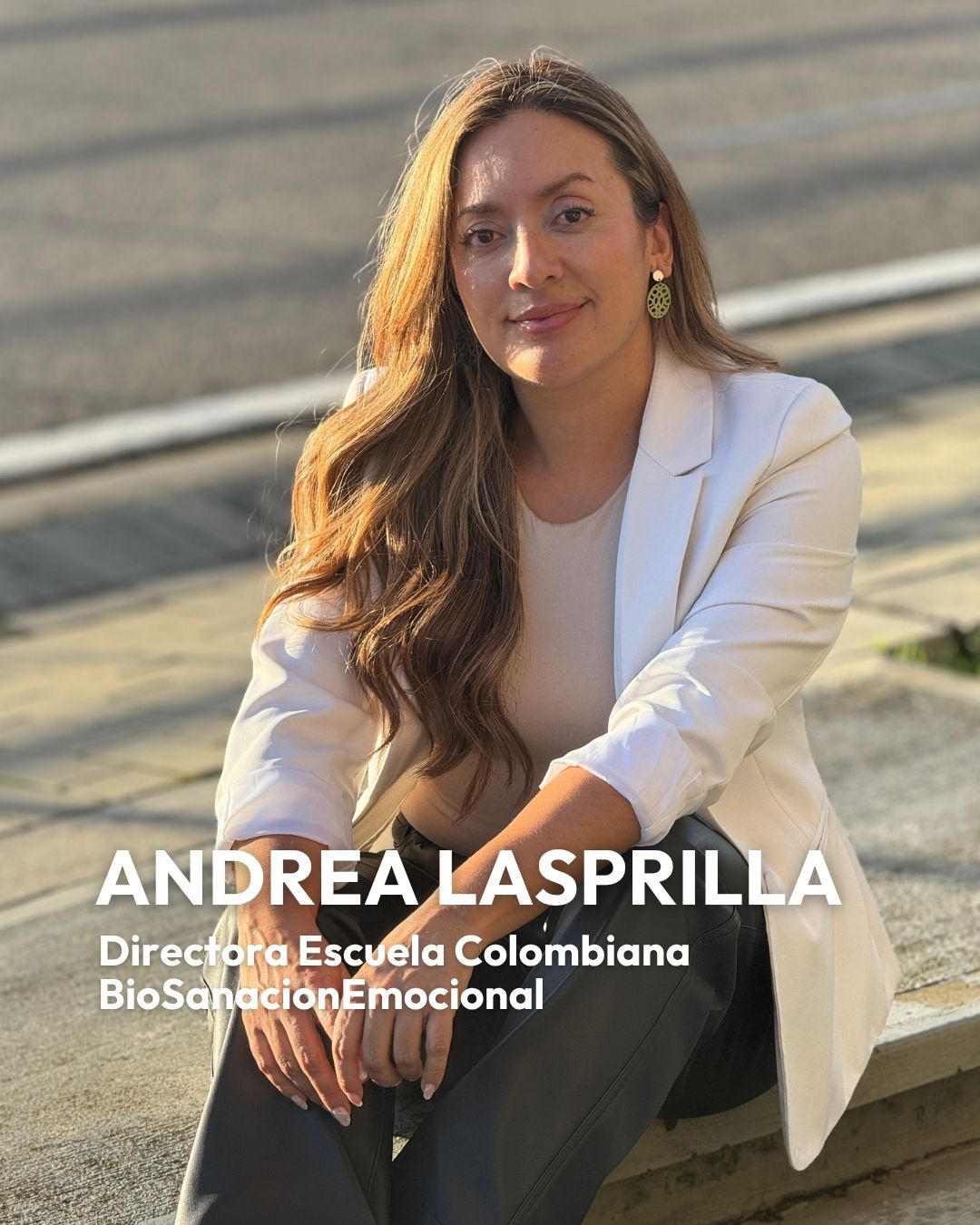 Andrea Lasprilla en taller vivencial con estudiantes