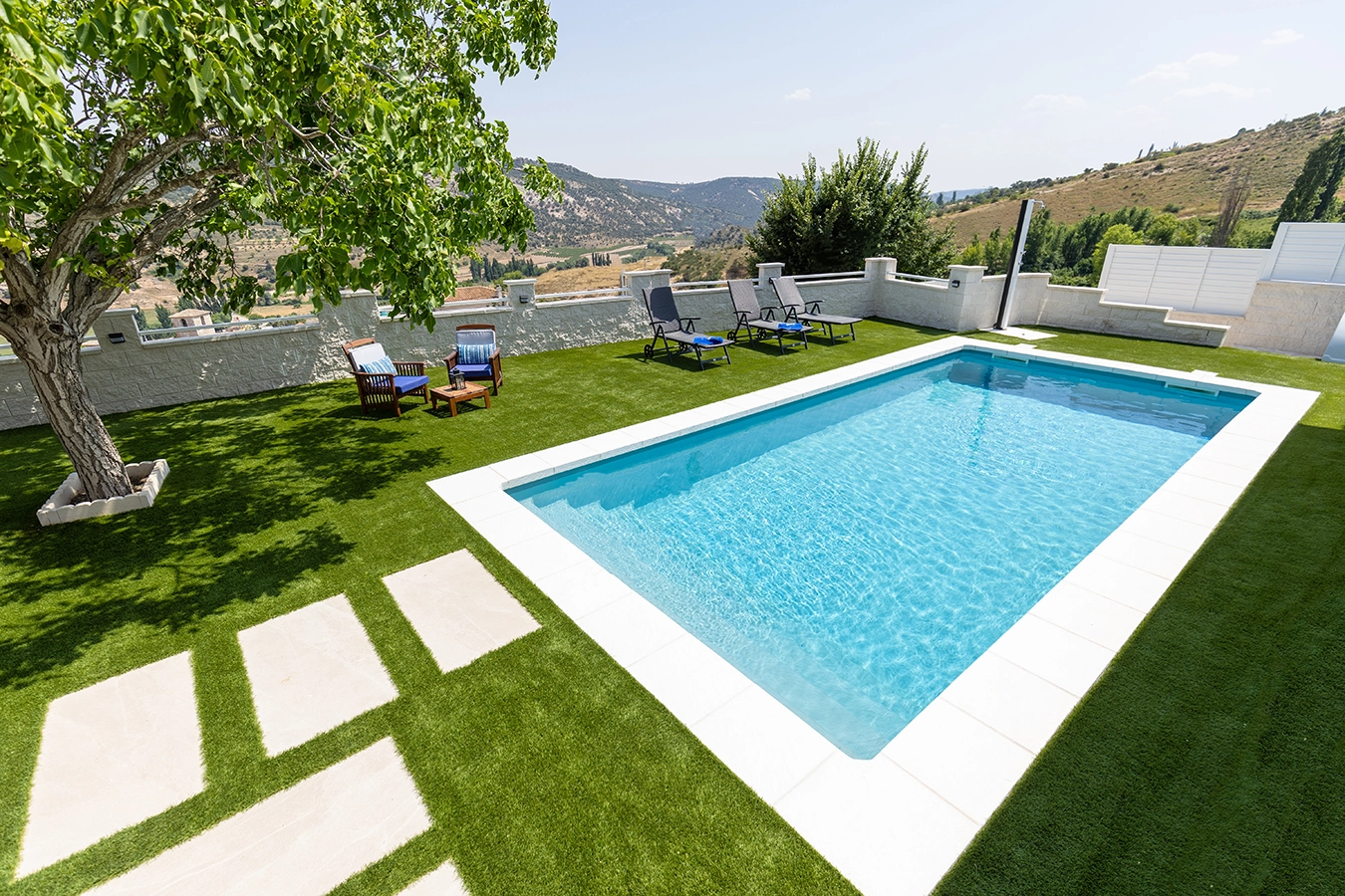 Bali — Piscina de fibra en Galicia
