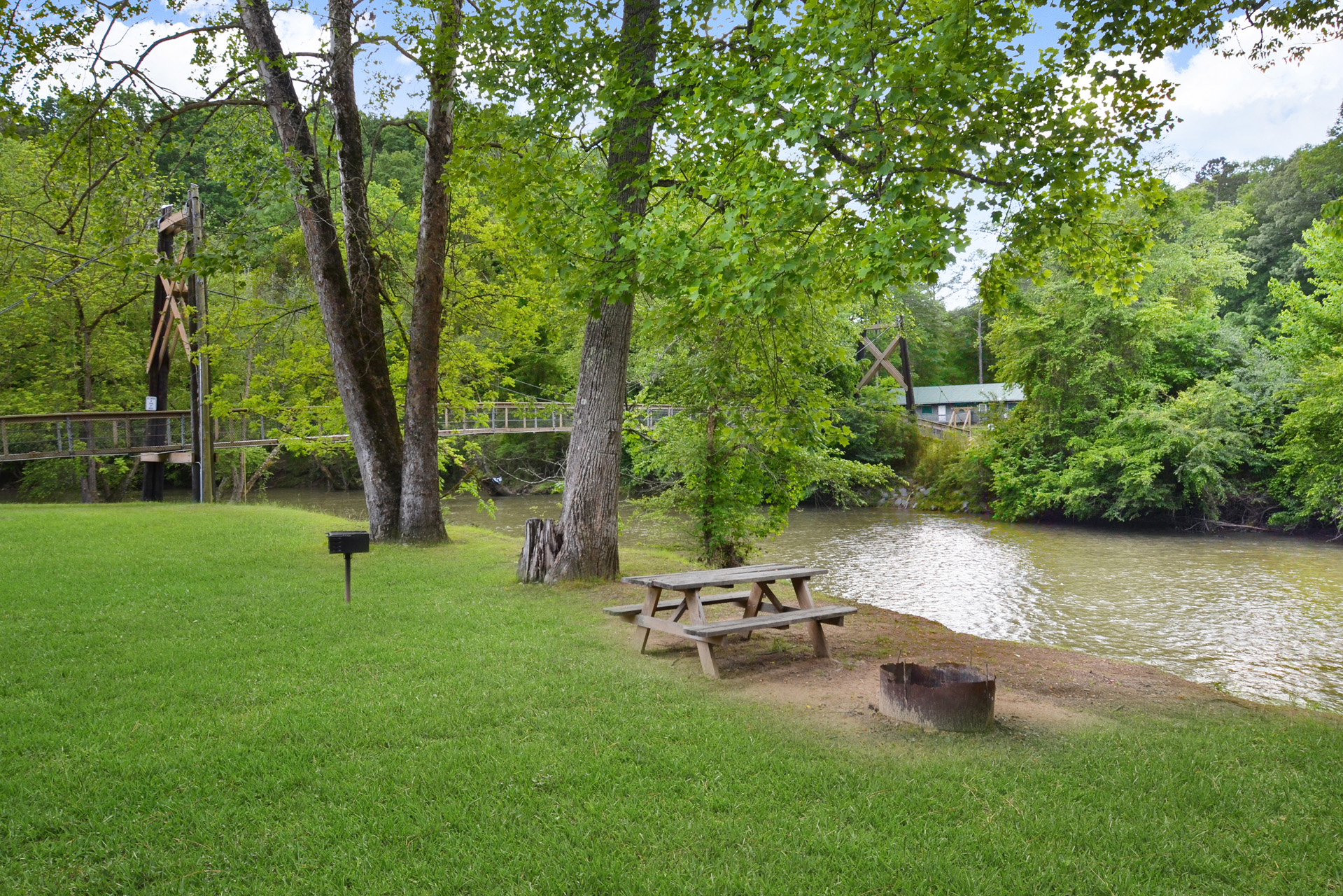 Riverside Picnic & Fire Pit