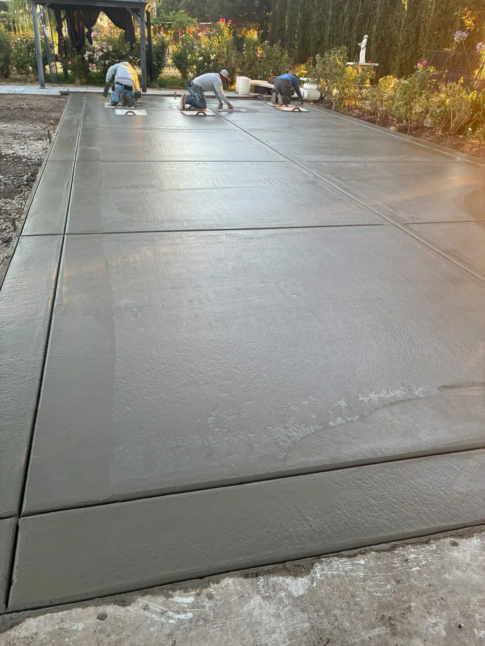 Professional Concrete Slab Pour & Hand-Troweled Finish