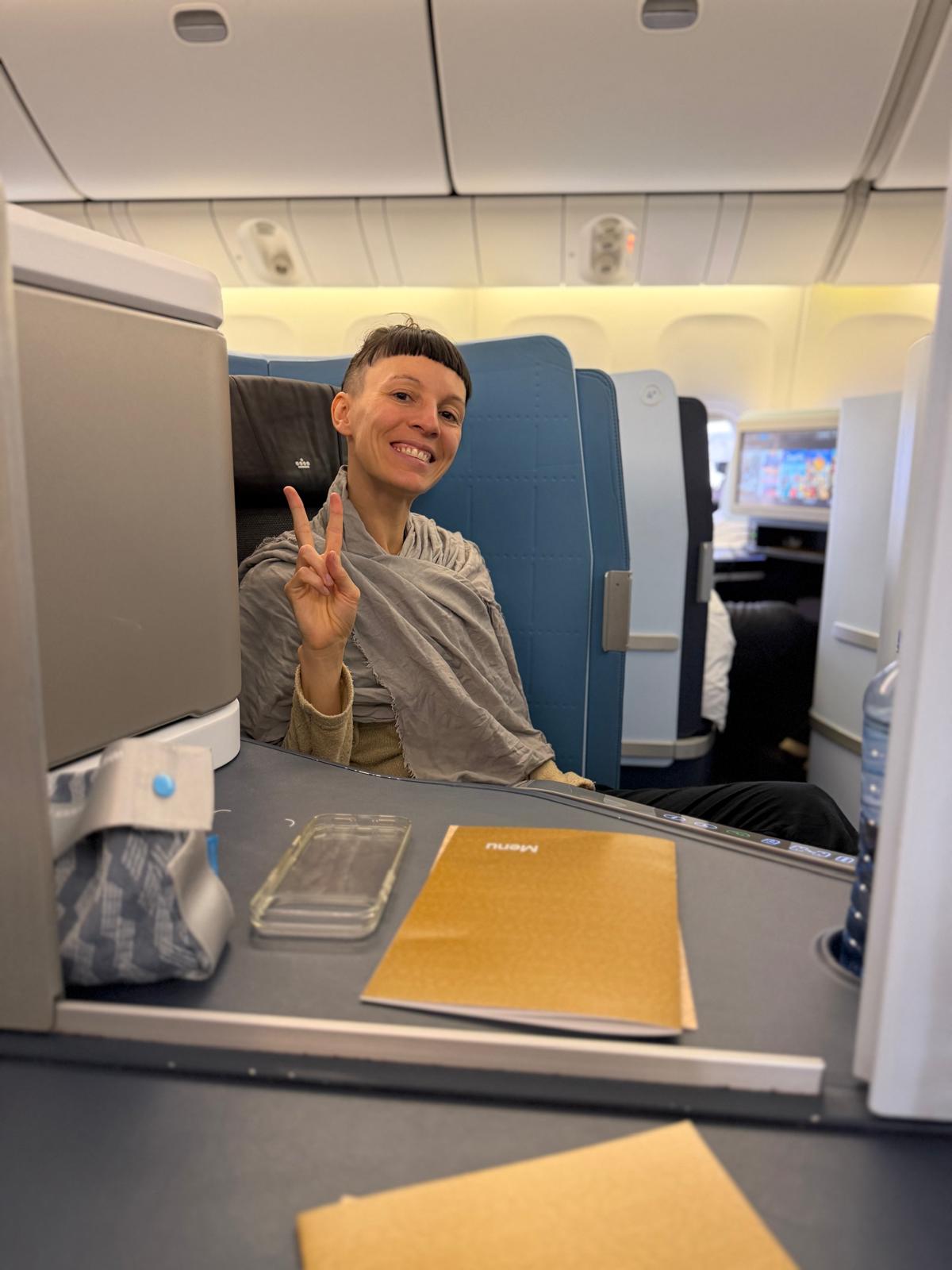 Business Class KLM Langstrecke mit Liegesitz und Menu