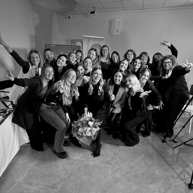 Alumnas de la primera edición del MBP con Ester Carpes