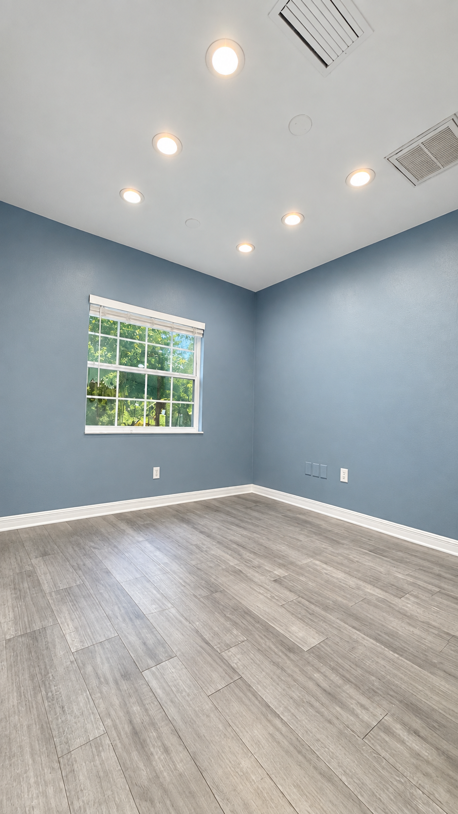 Room 1 — Empty-room visualization