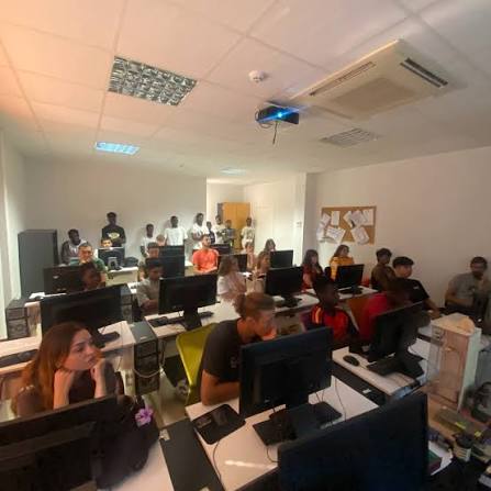 Theoretical classroom at Grupo PROYCO's EFI school