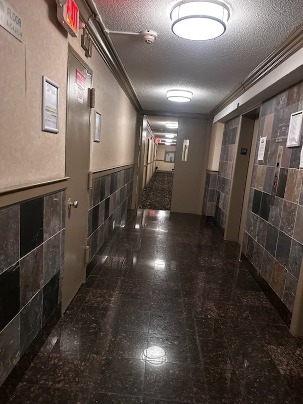 Luxury Residential Elevator Corridor & High-Gloss Floor Polish