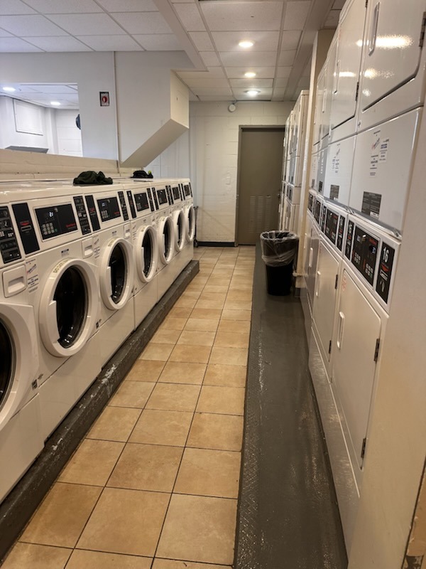Commercial Laundry Facility Deep Cleaning & Sanitization