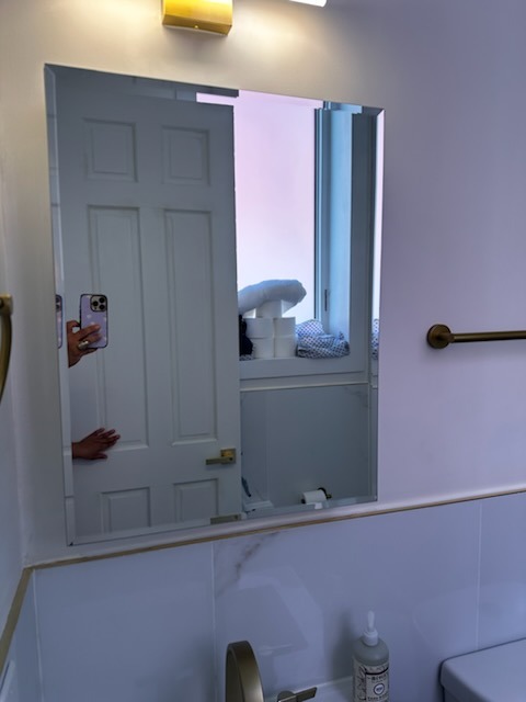 Streak-free vanity mirror detailing