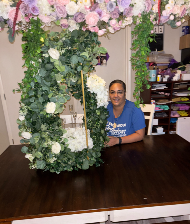 Grand Floral Hoop Centerpiece centerpiece decor by Vibrant Affairs LLC