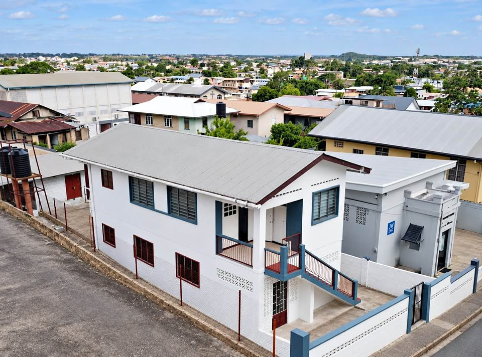 6 Bedroom Investment Opportunity: 2 Separate Living Spaces, San Fernando