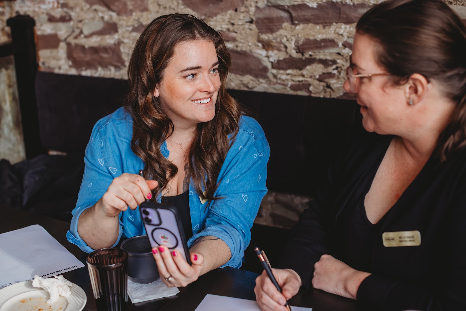 Women networking and connecting at a Collab Culture event