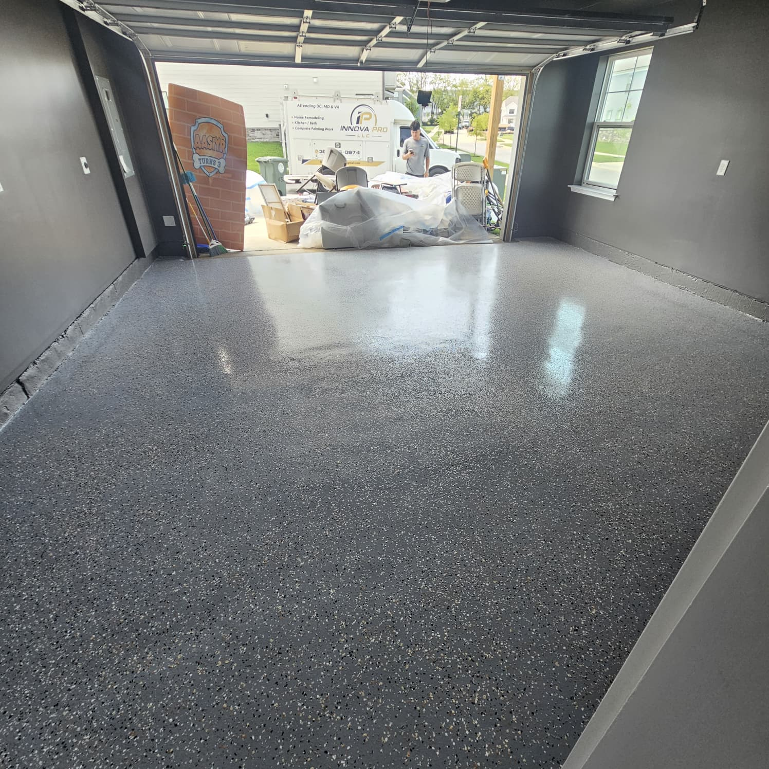 High-Gloss Flake Epoxy Garage Floor System