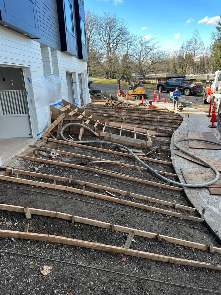 Commercial Tiered Steps & Curved Entry Formwork