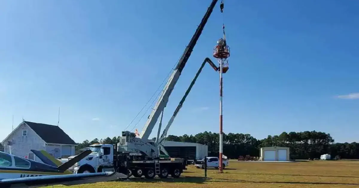 Storage Containers crane service