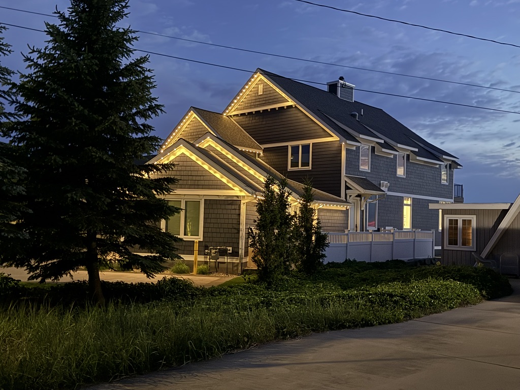 Aurora Premier Lighting seasonal smart lighting installation