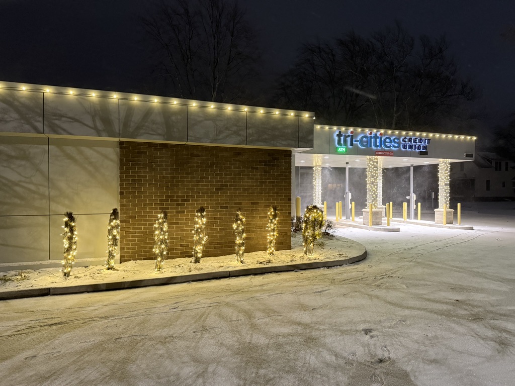 Aurora Premier Lighting commercial holiday installation