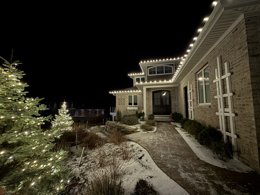 Aurora Premier Lighting traditional holiday lighting project 5