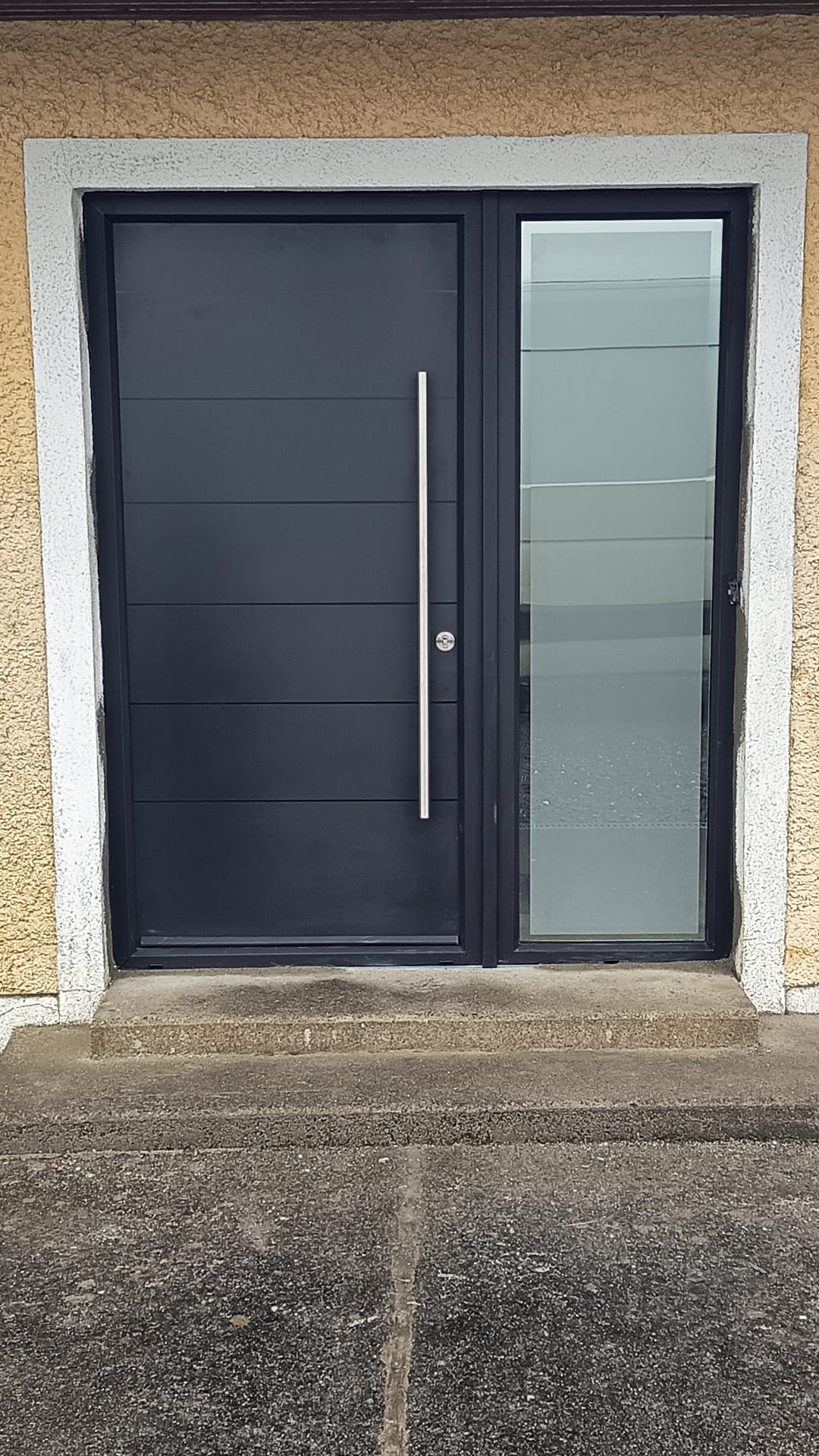 Contemporary Anthracite Door with Full-Height Bar Handle & Glazed Sidelight