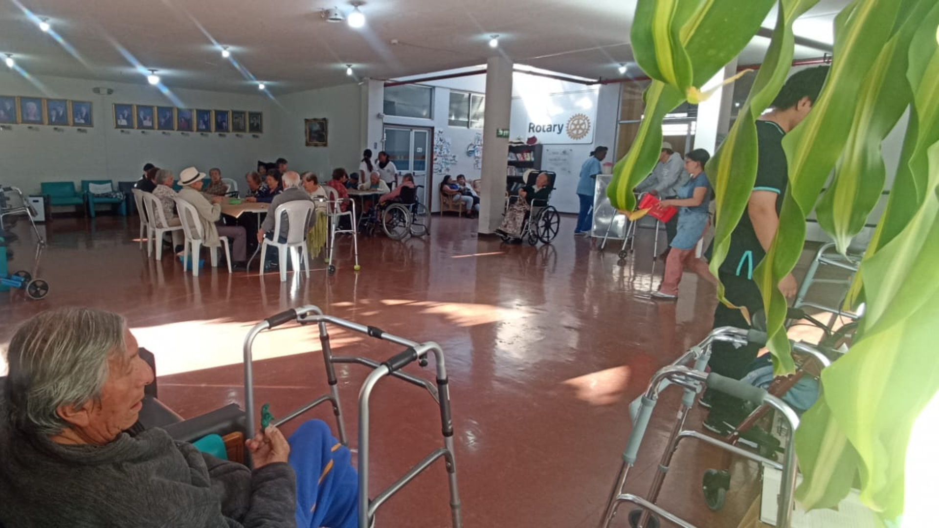 Sala común y área de convivencia de Feliz Hogar