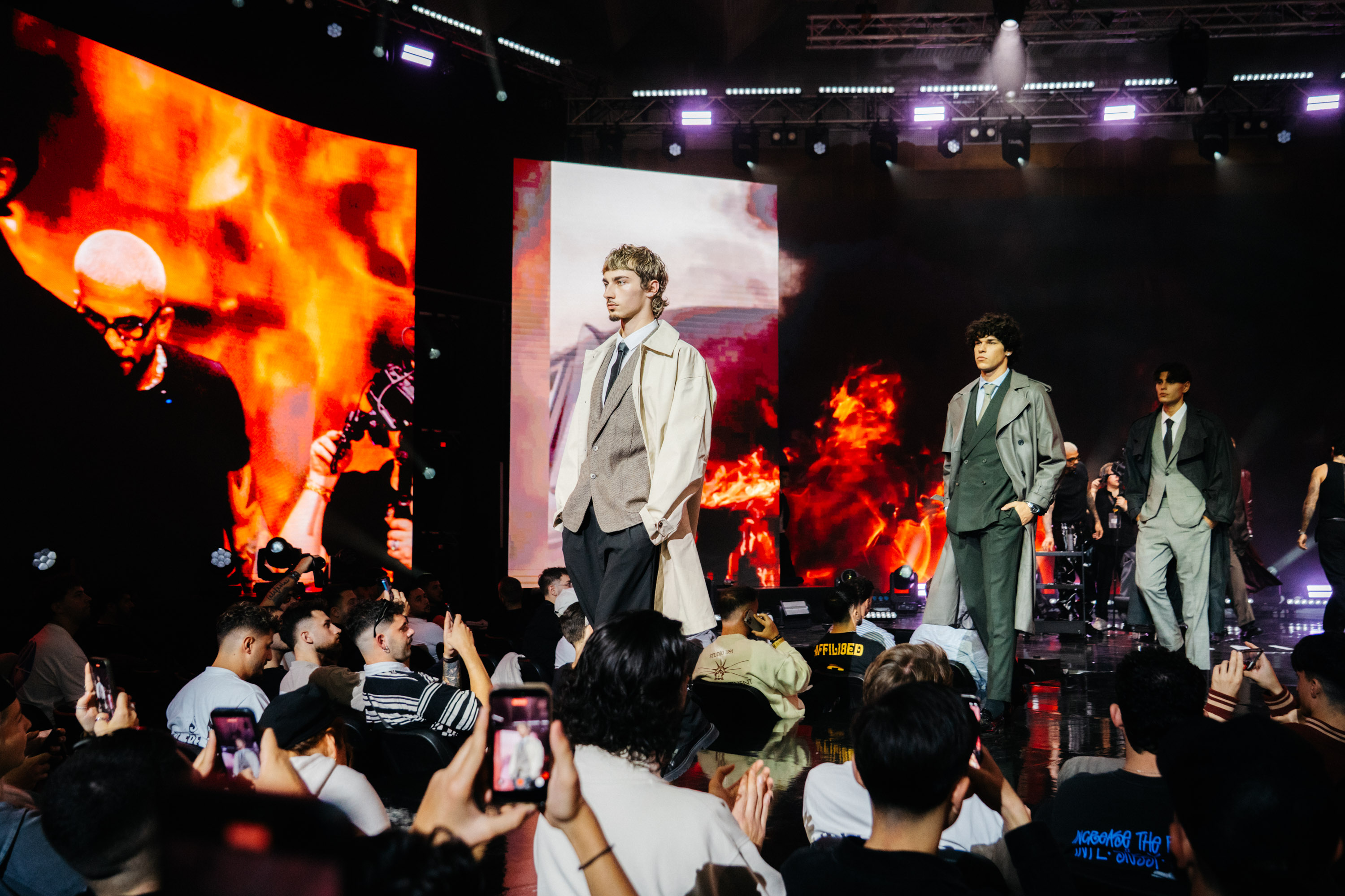 Stage & show photo 3