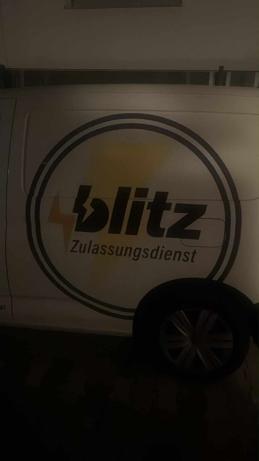 Zulassungsdienst Blitz Fahrzeug vor Ort