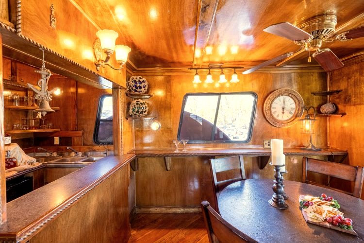 Newport Belle 4
