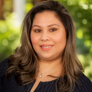 Jennifer Tolson, real estate agent