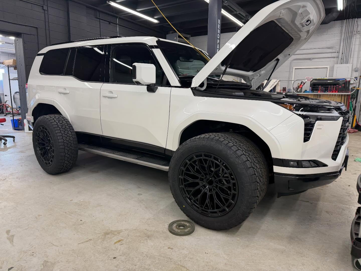 Lexus GX 550 White Pearl Overtrail