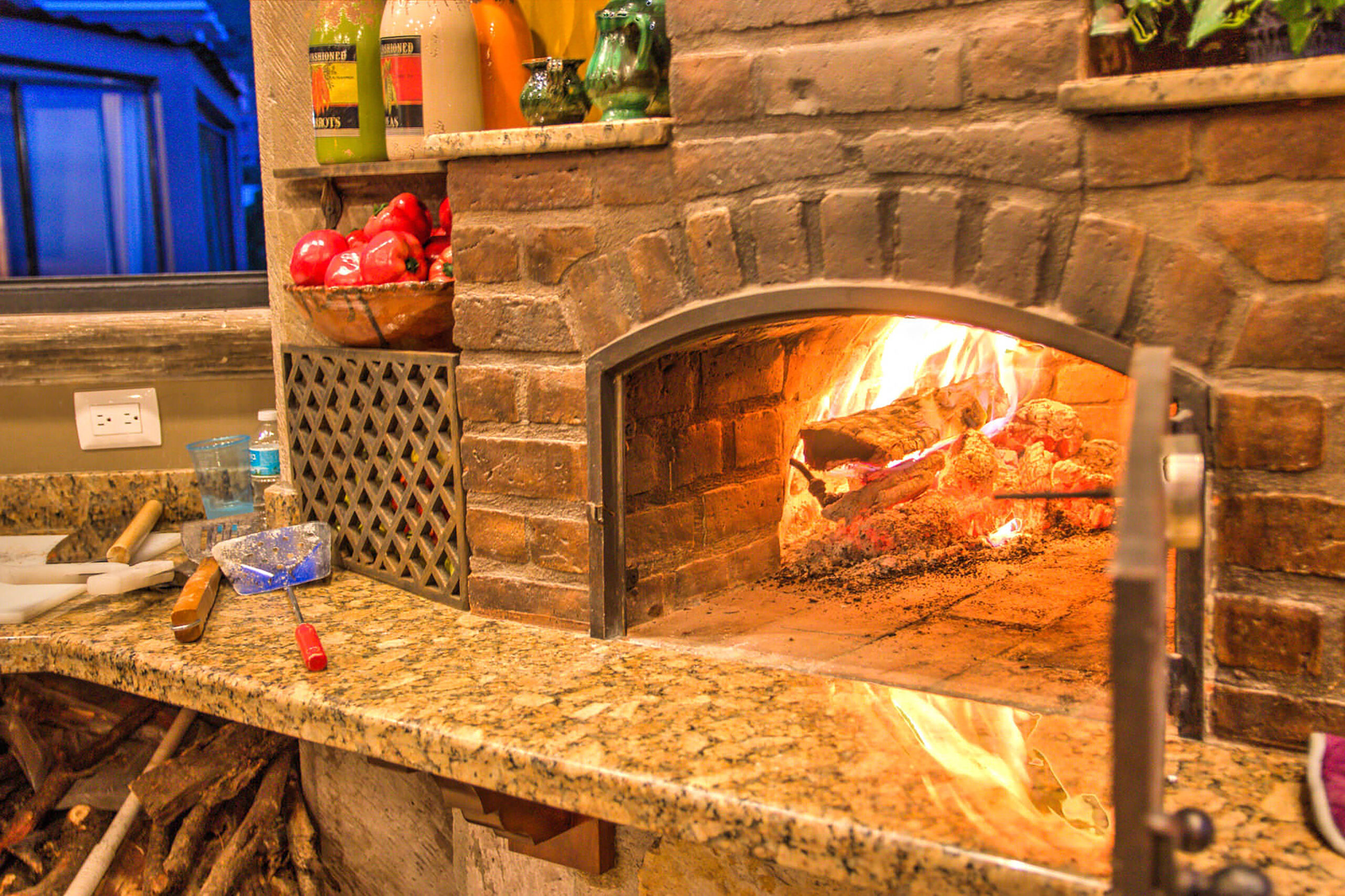 Wood-Fired Pizza Oven & Bar