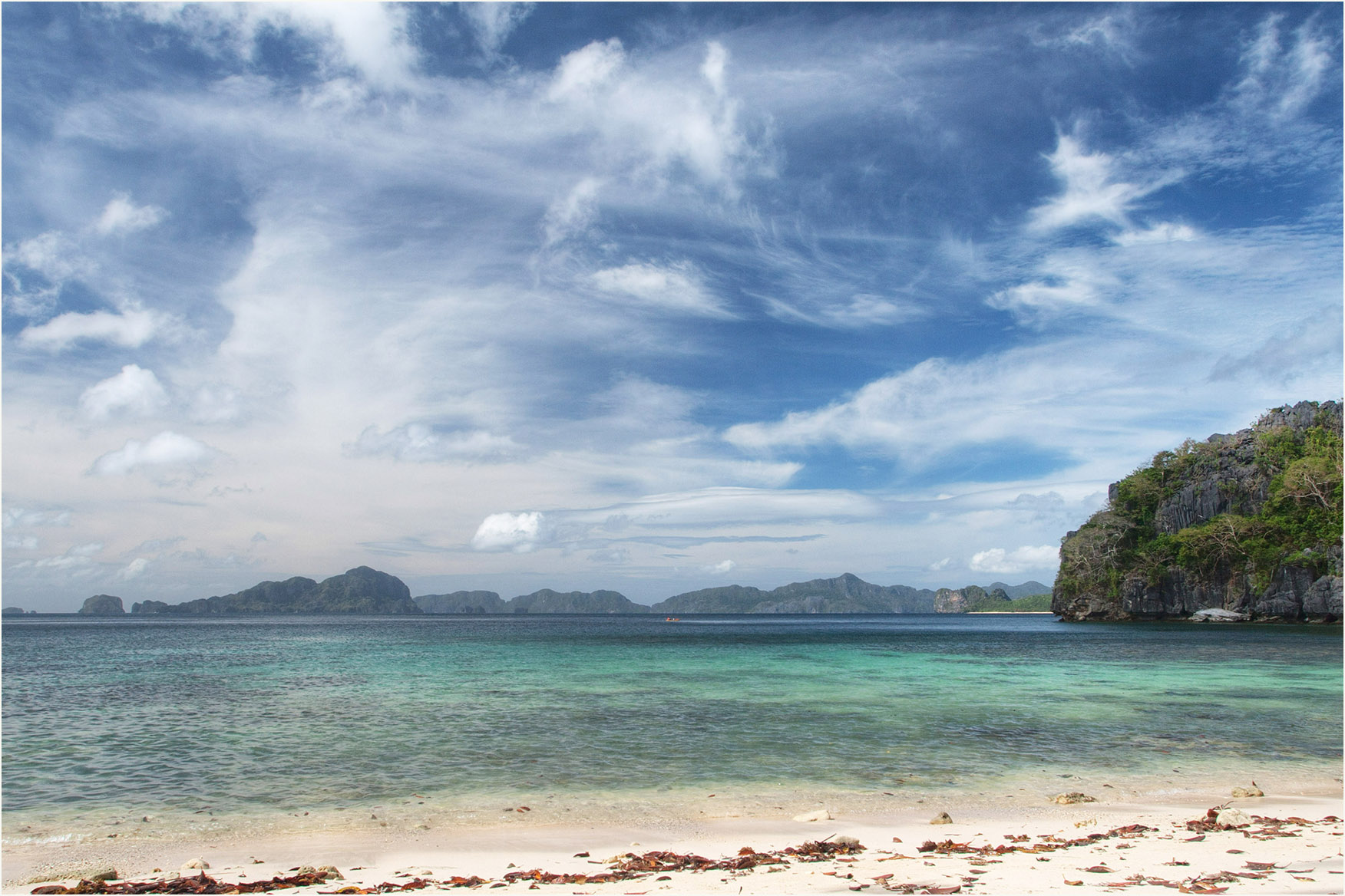 Natnat beach on Cadlao Island