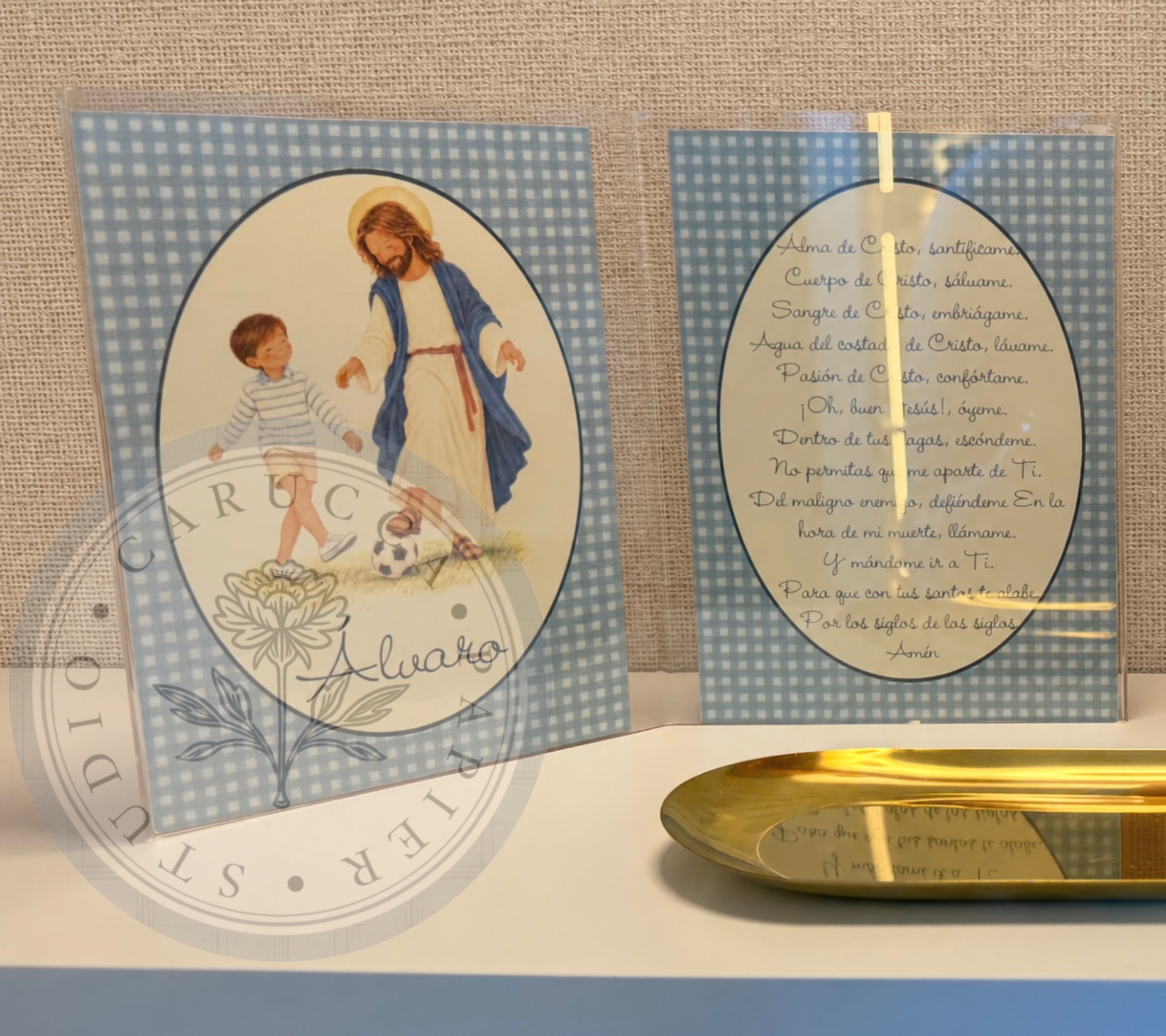 Díptico de metacrilato personalizado con Jesús jugando al fútbol y oración Alma de Cristo - Carucca Studio