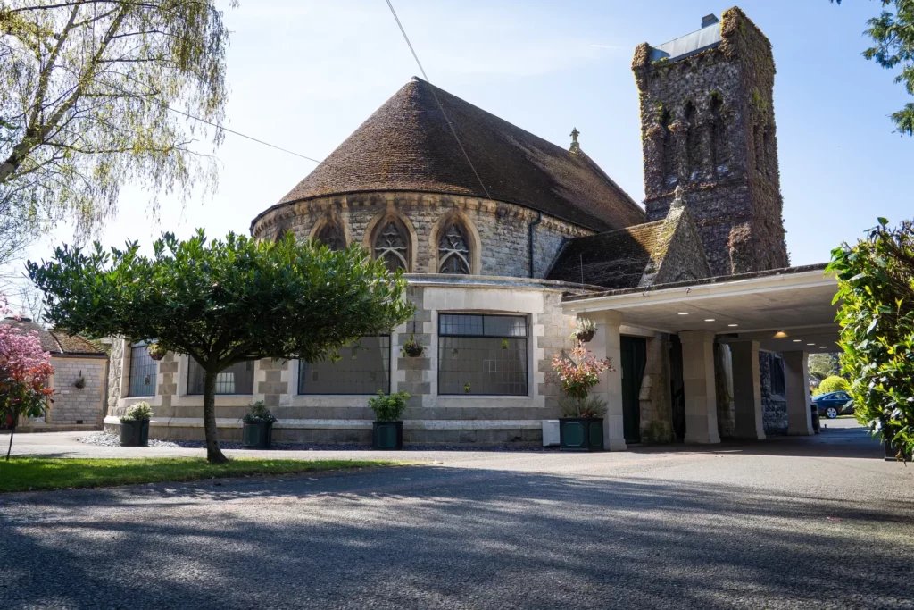 Independent funeral home exterior