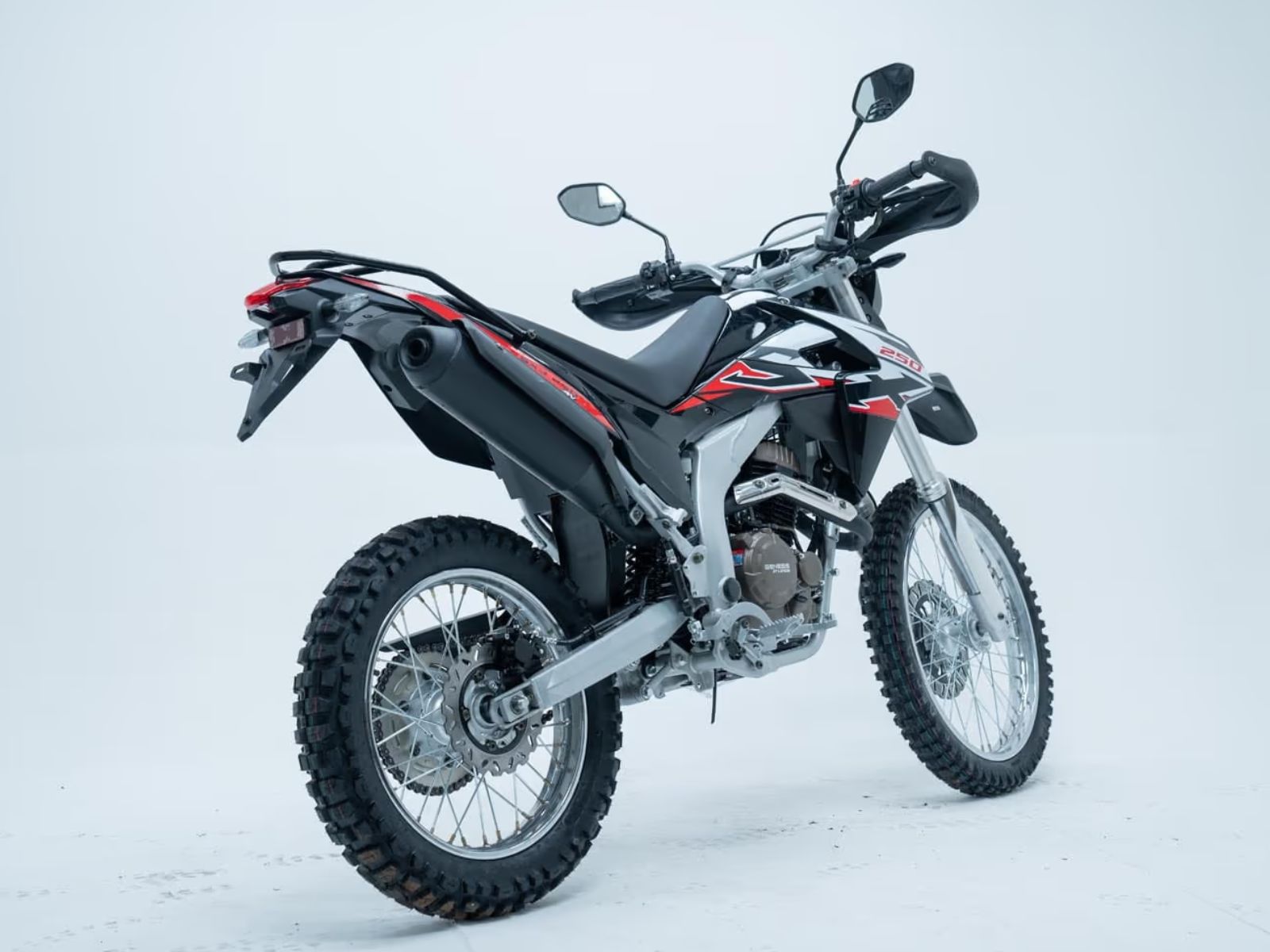 Genesis SX3 250 ángulo posterior tres cuartos derecho