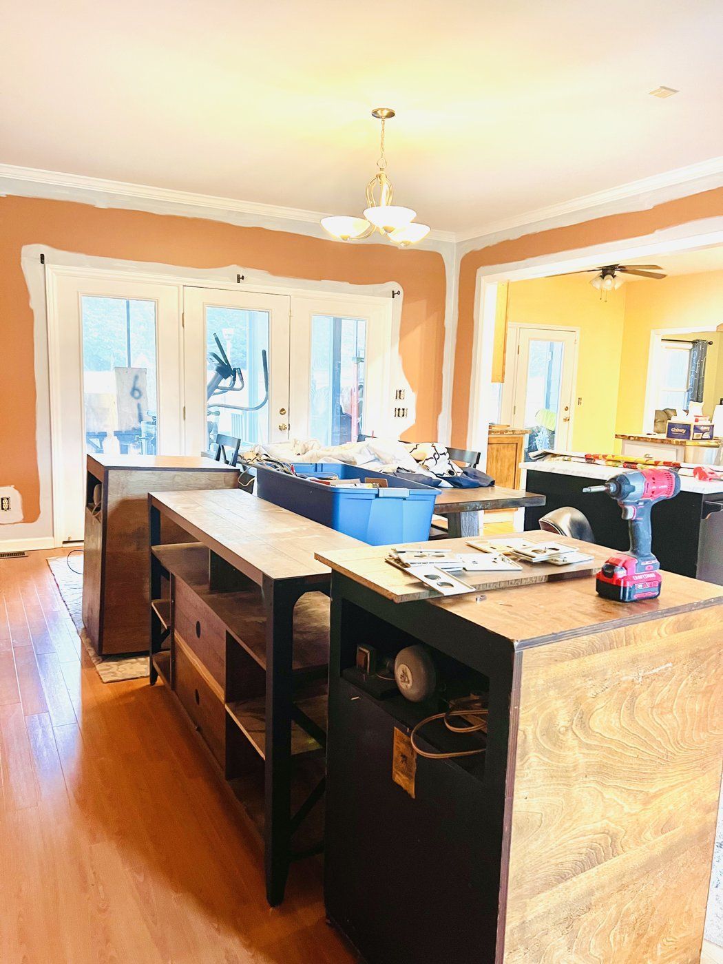 Rapids Run living room in Huntersville before interior painting