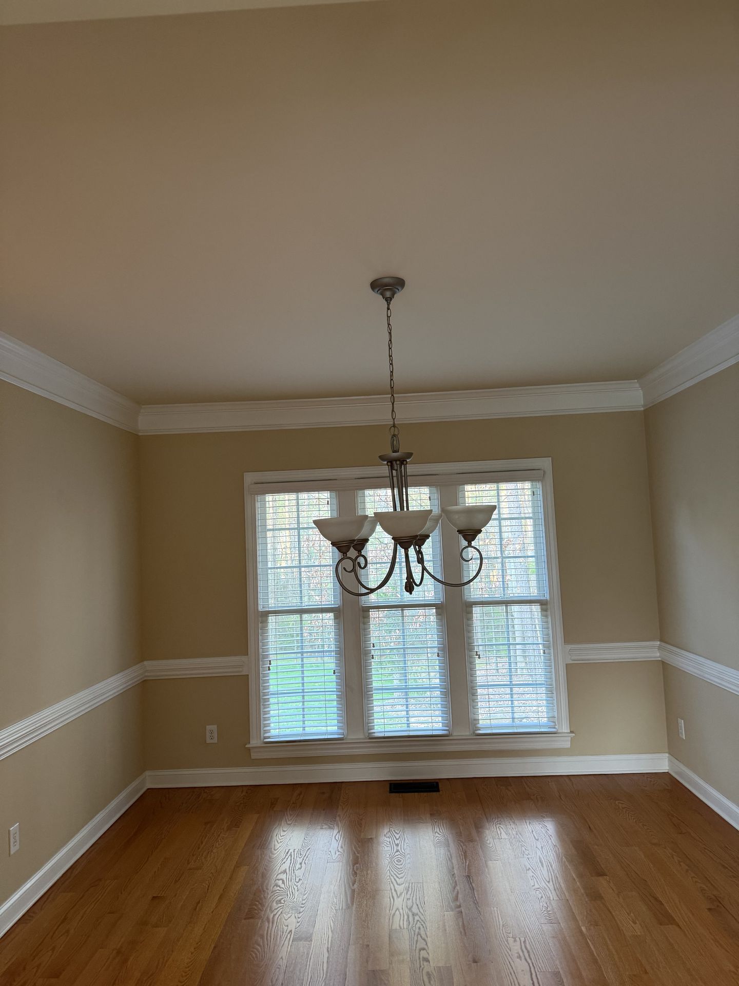 Forest Walk dining room in Mooresville before interior painting
