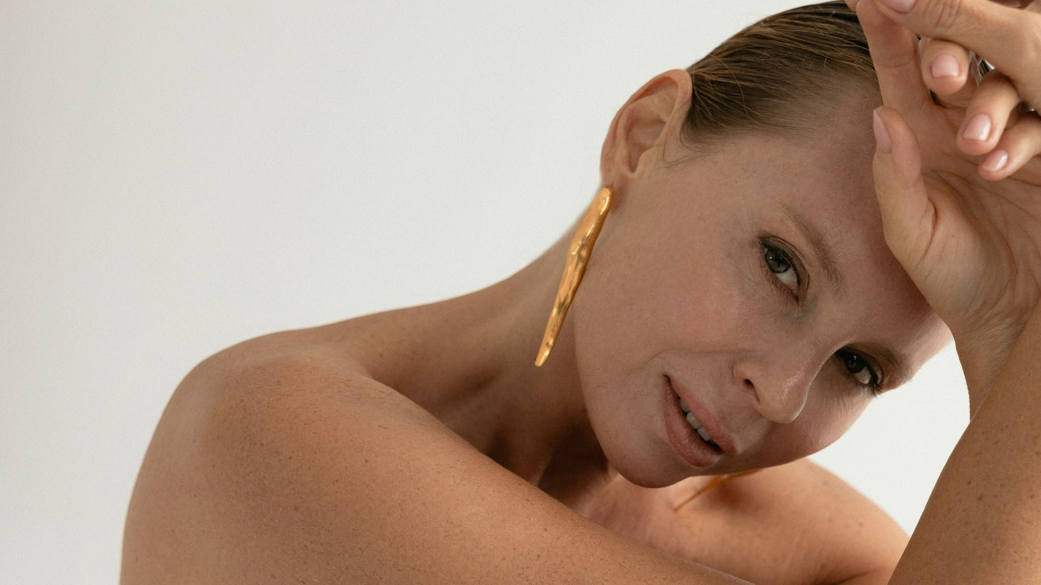 KARKIRA editorial portrait desktop — Permanent Makeup by Kira Donlon