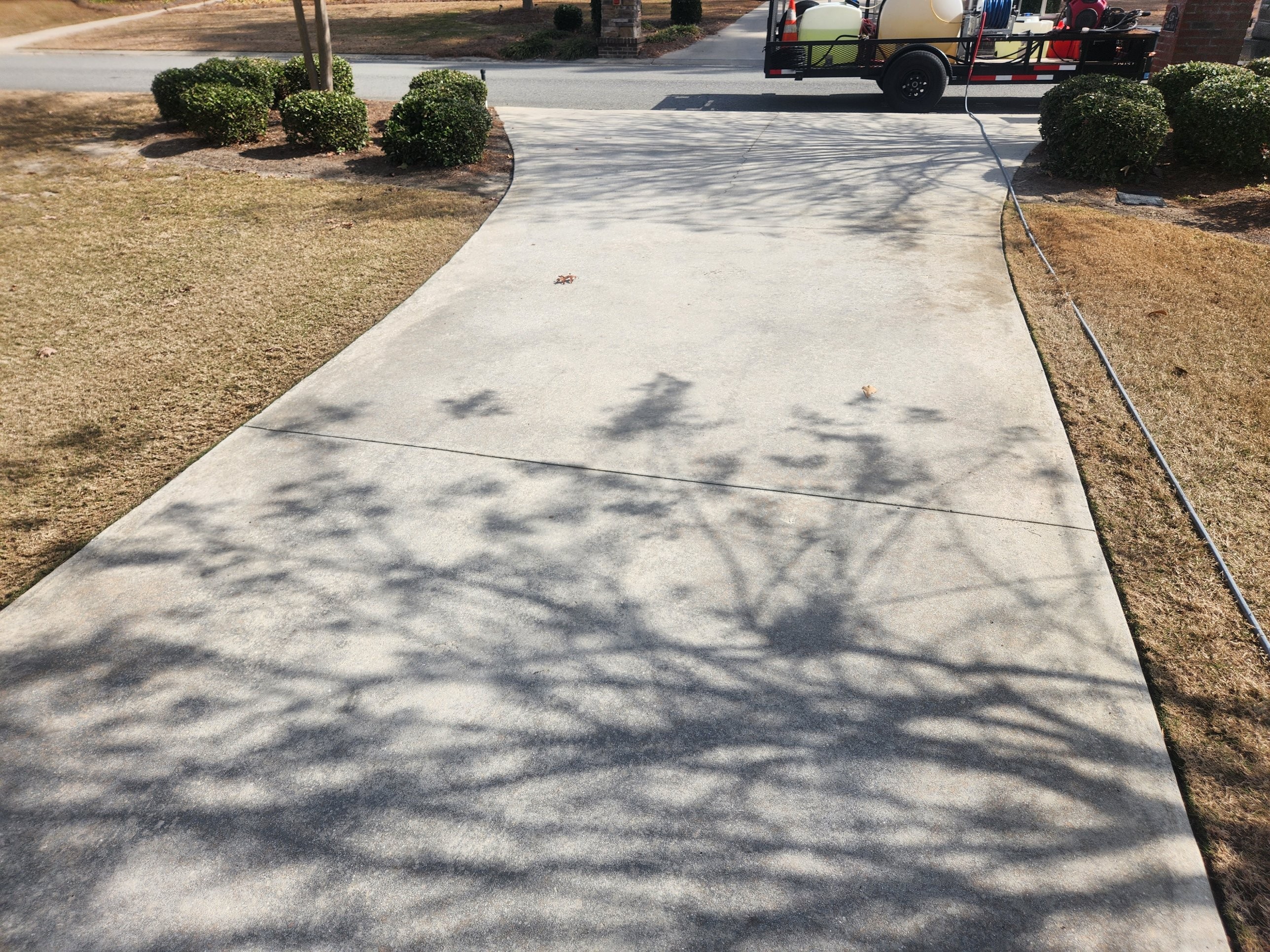 Mr Power Clean Pressure Washing concrete driveway washing with trailer in South Georgia