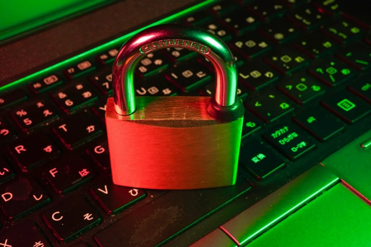 Allarme sicurezza WooCommerce: vulnerabilità critiche e rischio reputazione