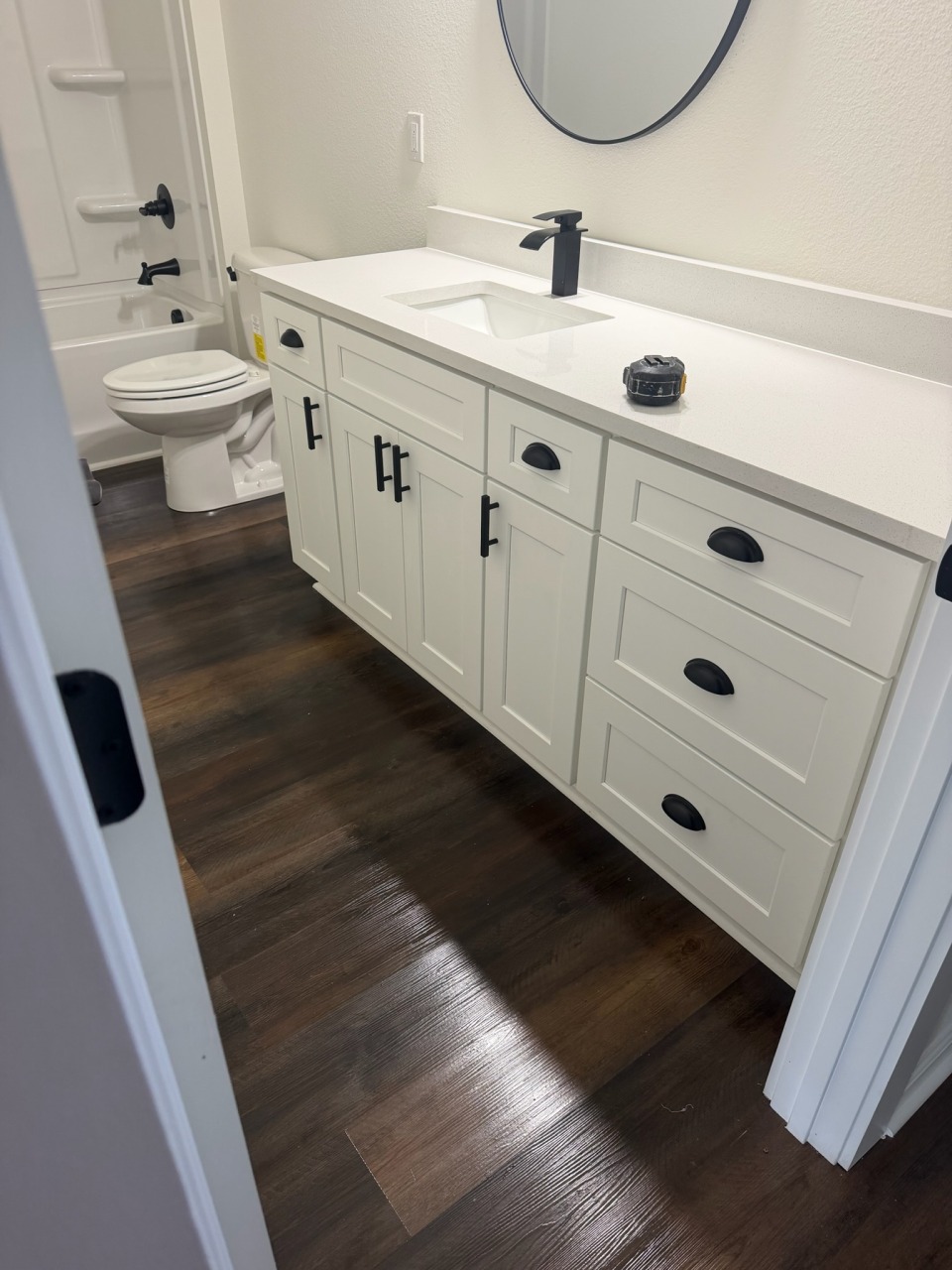 Custom Bathroom Single Vanity with Quartz Top & Matte Black Hardware