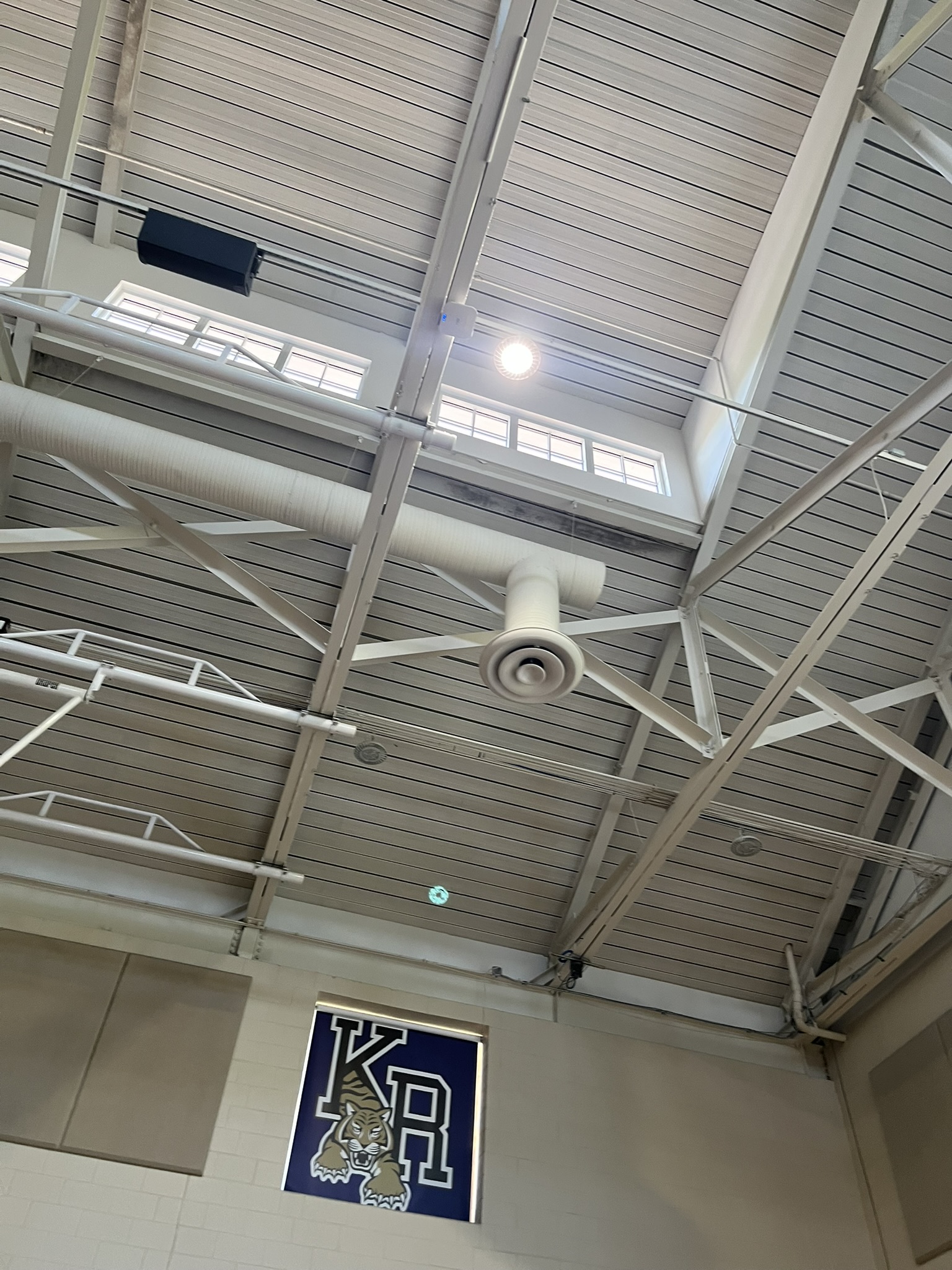 King's Ridge High-Bay Truss, Ducting & Skylight Architecture