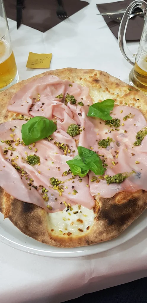 Regina con Mortadella & Pistacchio