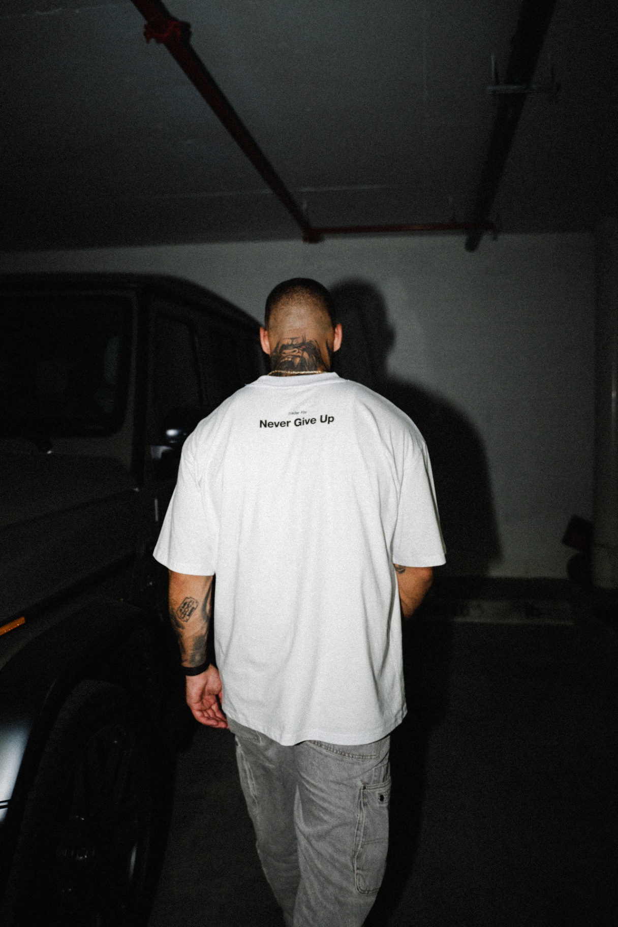 Trader Fits models wearing oversized tees