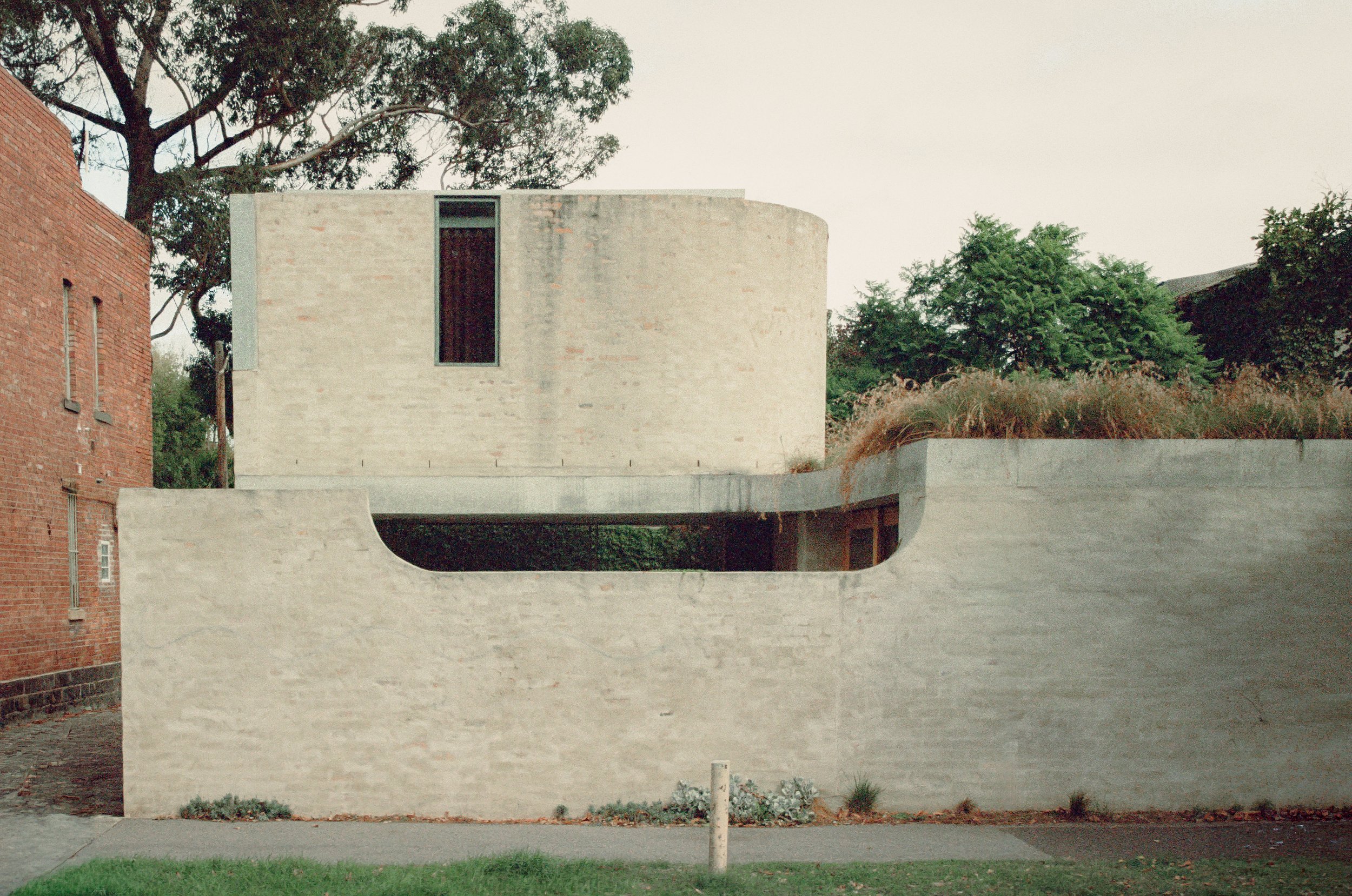 Residential interior, material and light in dialogue