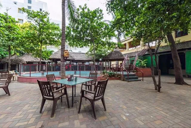 Dining at Pola Paradise