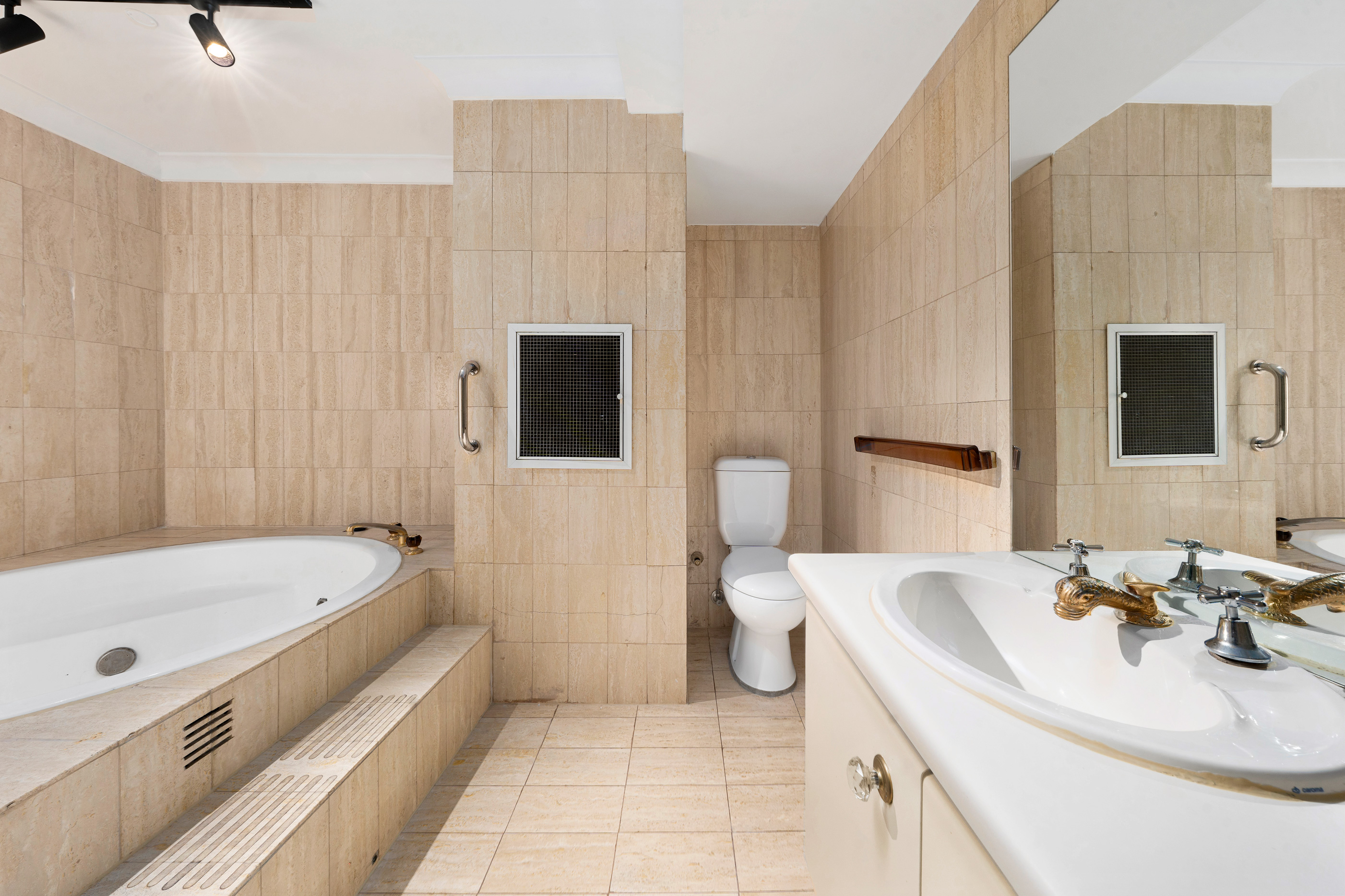 Ensuite Spa Transformation Original State
